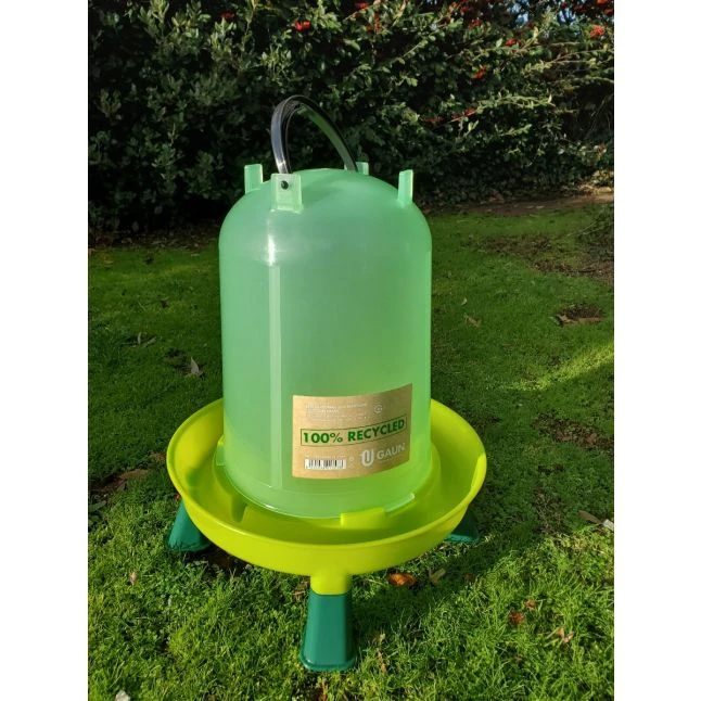 Gaun Abreuvoir Poule à Pieds En Plastique Recyclé Eco 10L 4 Gaun Abreuvoir Poule à Pieds En Plastique Recyclé Eco 10L – Image 2
