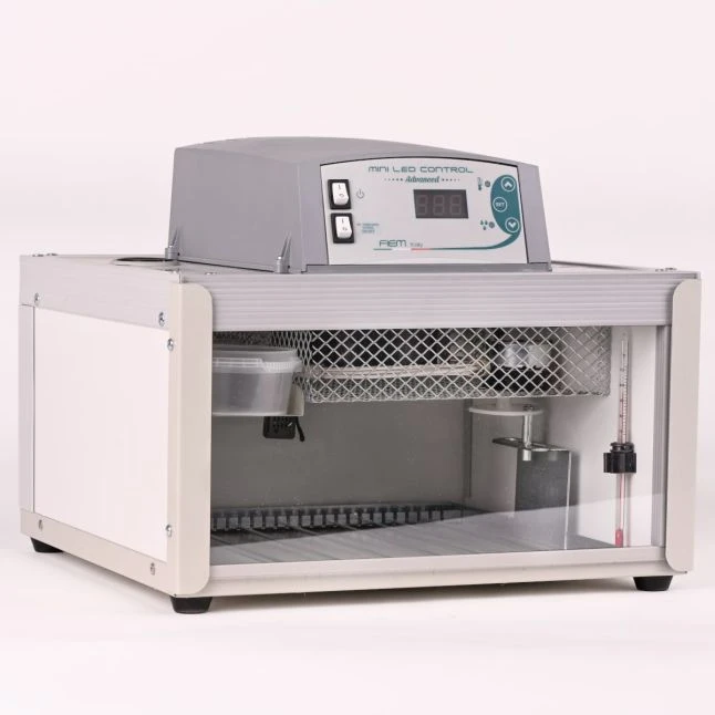 Couveuse Automatique Digitale Poule Cip Cip 28 Mini LED Advanced PVC Capacité 28 œufs - FIEM 5 Couveuse Automatique Digitale Poule Cip Cip 28 Mini LED Advanced PVC Capacité 28 œufs - FIEM – Image 3