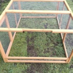 Parc Grillagé Pour Poulailler Farmer L Et XL Bois FSC -Poulaillers extension poulailler farmer bois fsc face arriere