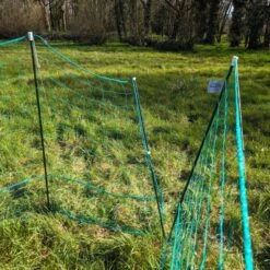 Filet Poule Grande Hauteur Double Pointe 15m X 1,26m - Zen Farm 31 Filet Poule Grande Hauteur Double Pointe 15m X 1,26m - Zen Farm -Poulaillers filet poule zen farm 126cm 15m porte ouverte interieur