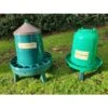 Kit Plastique Recyclé 5/6 Poules Abreuvoir 8L Et Mangeoire 8Kg à Pieds -Poulaillers kit eco recycle gaun 8l 8kg