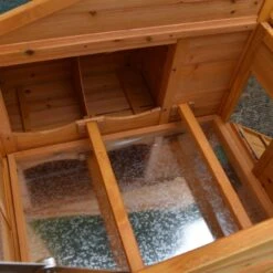 Poulailler Orava Toit Shingle Ouvrant 2 à 4 Poules 26 Poulailler Orava Toit Shingle Ouvrant 2 à 4 Poules -Poulaillers orava vue partie nuit