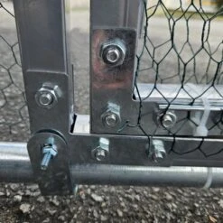 Porte Universelle 1,70x0,75m Pour Enclos Poulailler Parc Grillagé Renforcé -Poulaillers porte laterale detail bas