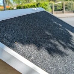 Poulailler Brahma Toit Shingle 6 à 8 Poules Bois FSC 28 Poulailler Brahma Toit Shingle 6 à 8 Poules Bois FSC -Poulaillers poulailler brahma vue toit shingle