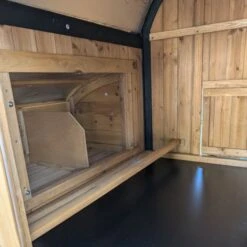 Poulailler Finlandais Toit Tôle Isolé Ouvrable 4 à 8 Poules -Poulaillers poulailler finlandais toit tole isole 4 a 8 poules detail interieur