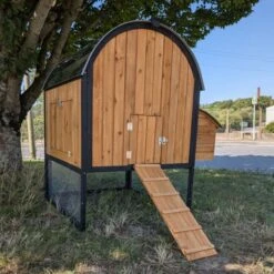 Poulailler Finlandais Toit Tôle Isolé Ouvrable 4 à 8 Poules -Poulaillers poulailler finlandais toit tole isole 4 a 8 poules face avant ferme