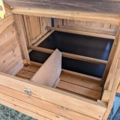 Pondoir Pour Poulailler Finlandais -Poulaillers poulailler finlandais toit tole isole 4 a 8 poules vue interieur pondoir 2