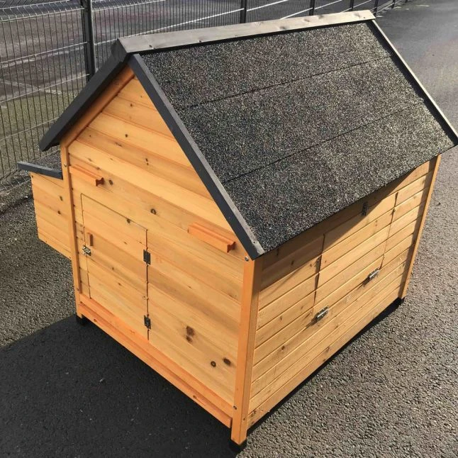 Poulailler Cémani XL Toit Shingle Noir 6 à 10 Poules 5 Poulailler Cémani XL Toit Shingle Noir 6 à 10 Poules – Image 3