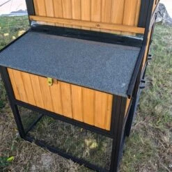 Poulailler Padoue Châssis Acier Toit Shingle 6 à 8 Poules Avec Parc Grillagé -Poulaillers poulailler padoue focus pondoir 1