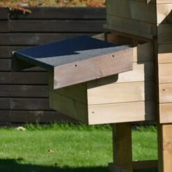 Poulailler Suisse XL Toit Shingle 8 à 10 Poules Bois Epicéa 20 Poulailler Suisse XL Toit Shingle 8 à 10 Poules Bois Epicéa -Poulaillers poulailler suisse epicea detail pondoir