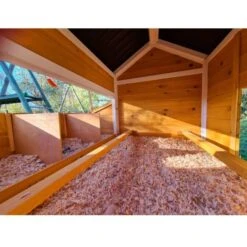 Poulailler Toit Renforcé M Toit Plastique 6 à 8 Poules -Poulaillers poulailler toit renforce 6 a 8 poules vue partie nuit