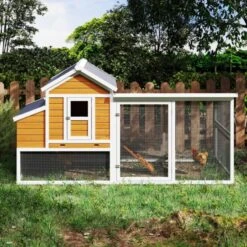 Poulaillers -Poulaillers poulailler toit renforce m 6a8 poules installe face 1