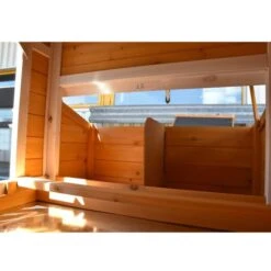 Poulailler Toit Renforcé S Toit Plastique 4 à 6 Poules -Poulaillers poulailler toit renforce s vue interieur pondoir