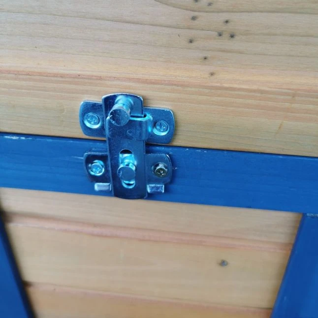 Poulailler Sussex L Toit Shingle Noir Ouvrant 4 à 6 Poules Bois FSC 7 Poulailler Sussex L Toit Shingle Noir Ouvrant 4 à 6 Poules Bois FSC – Image 5