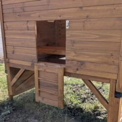Poulailler Farmer XL Toit Tôle Ouvrant 6 à 10 Poules Bois FSC Avec Rehausse -Poulaillers poulialler farmer avec rehausse trappe arriere 1