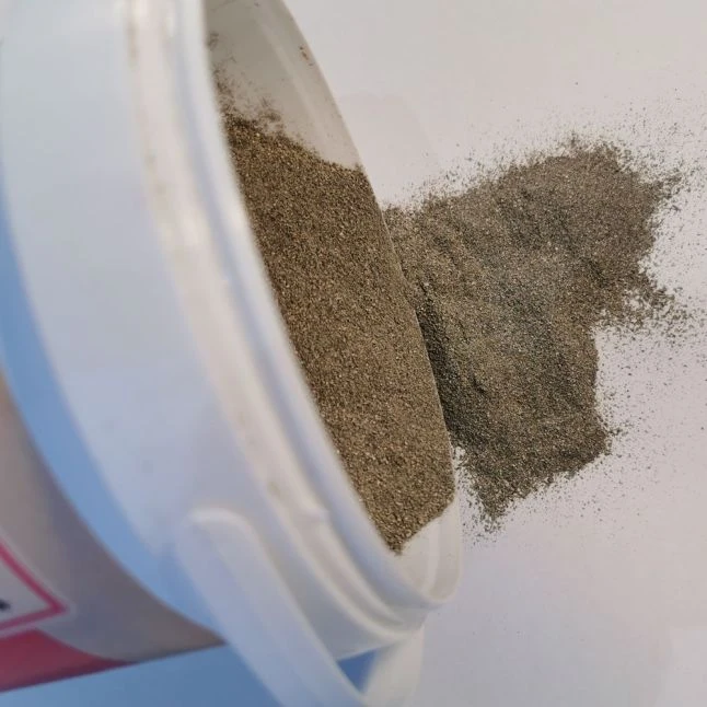 Kit Anti-poux Rouges Pour Poules Et Volailles 7 Kit Anti-poux Rouges Pour Poules Et Volailles – Image 5